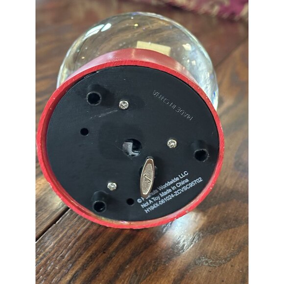 Peanuts Snoopy & Woodstock Musical Snowglobe Plays Jingle Bells - Picture 5 of 5